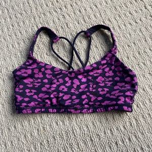 Lululemon sports bra size 4